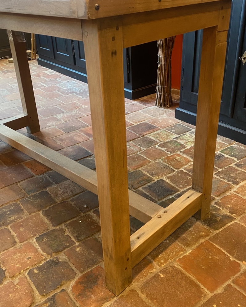 TABLE ETABLI – Image 3